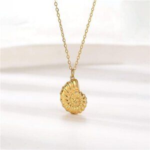 Conch Shell Necklace | 14K Gold- & Silver-Plated Pearl Beach Pendant.
